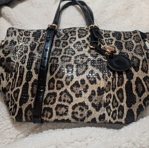 Chic Leopard Print Satchel with Black Accents